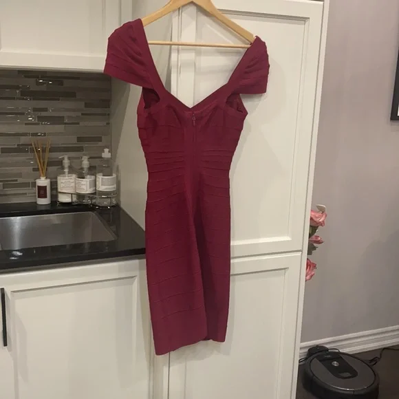 XS Herve leger body con dress. - Picture 2 of 6